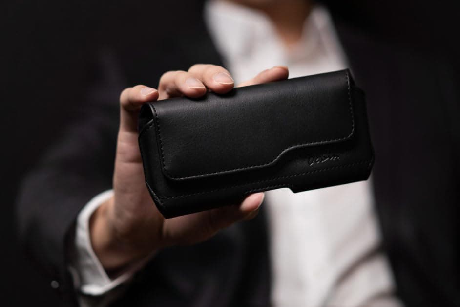 De-Bin iPhone 11 Pro Max / iPhone Xs Max / 7 Plus / 8 Plus / 6s Plus Holster, Leather Belt Case with Clip Cell Phone Pouch Belt Holder for Large Apple iPhone (Fits Cellphone w/ Other Cases on) Black