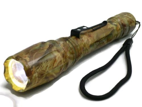 CAMO TELESCOPIC ZOOM FLASHLIGHT (700 Lumens)