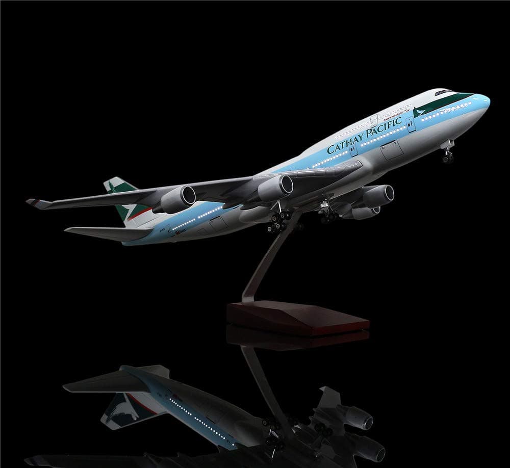 LESES 1:130 Scale LED Light Model Airplane Cathay Pacific Boeing 747 18 inches Resin Display Plane Model