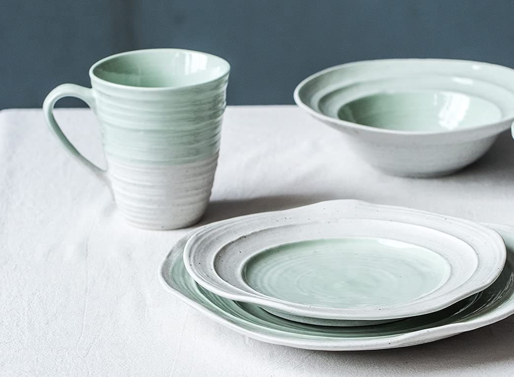 Pangu 16-Piece Dinnerware Sets, Service for 4, Blue, 4 Bowls, 4 Dishs, 4 Salad Plates, 4 Mugs, Misty Forest