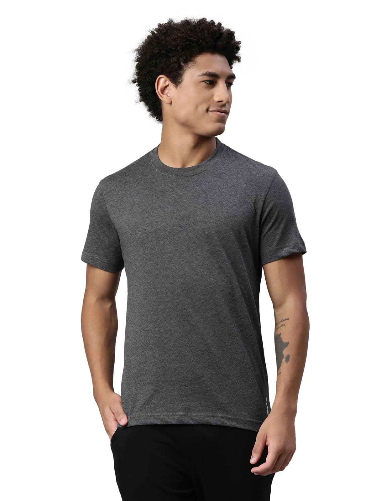Levi's 025 Men's Premium Soft Cotton Solid T-Shirt - Round Neck, Short Sleeves with Side Branding (Pack of 1)