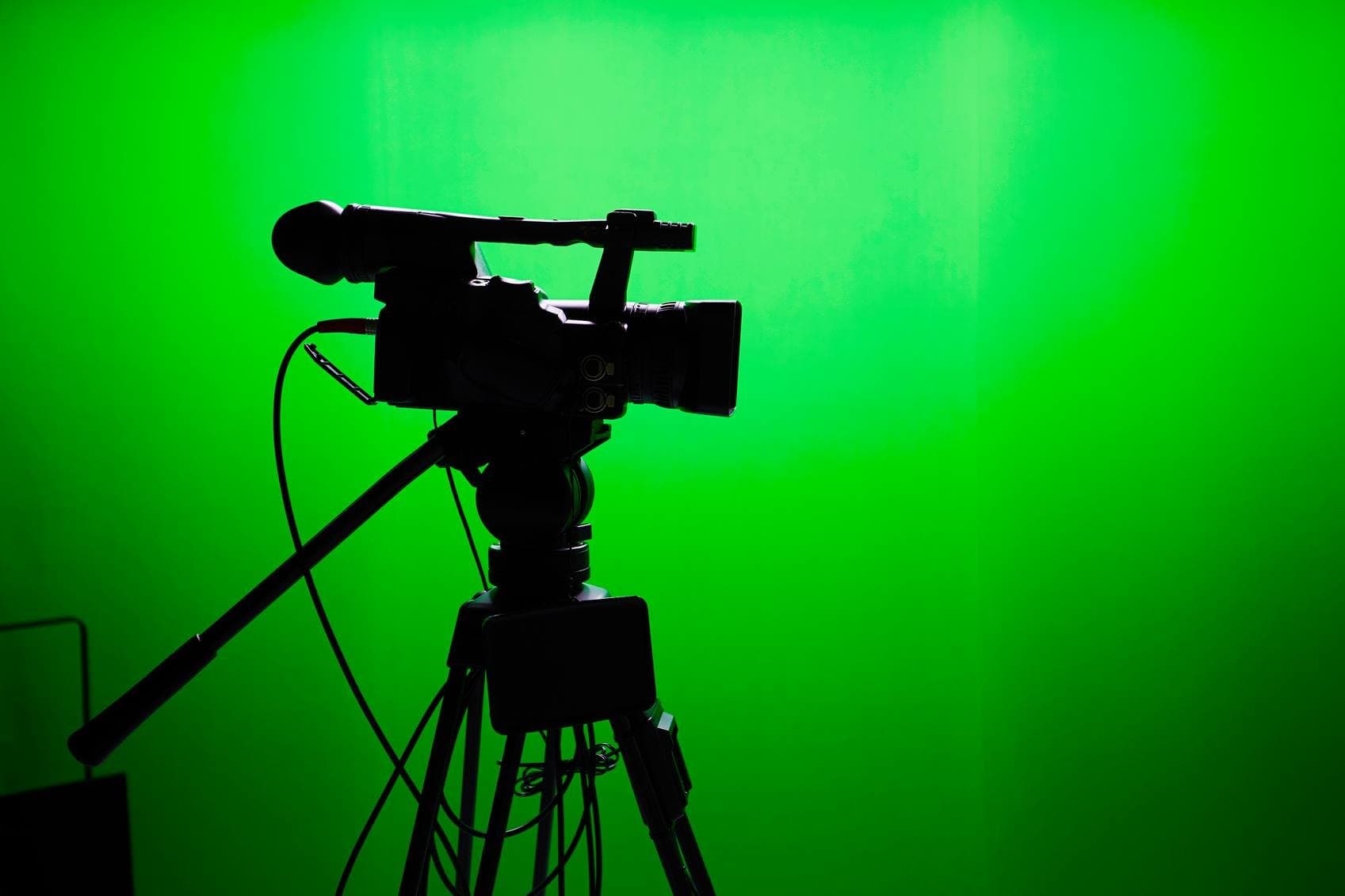 Removable Solid Wallpaper - Peel and Stick Paint - 23.5 inches Wide by 32 feet Long Roll (Green Screen)