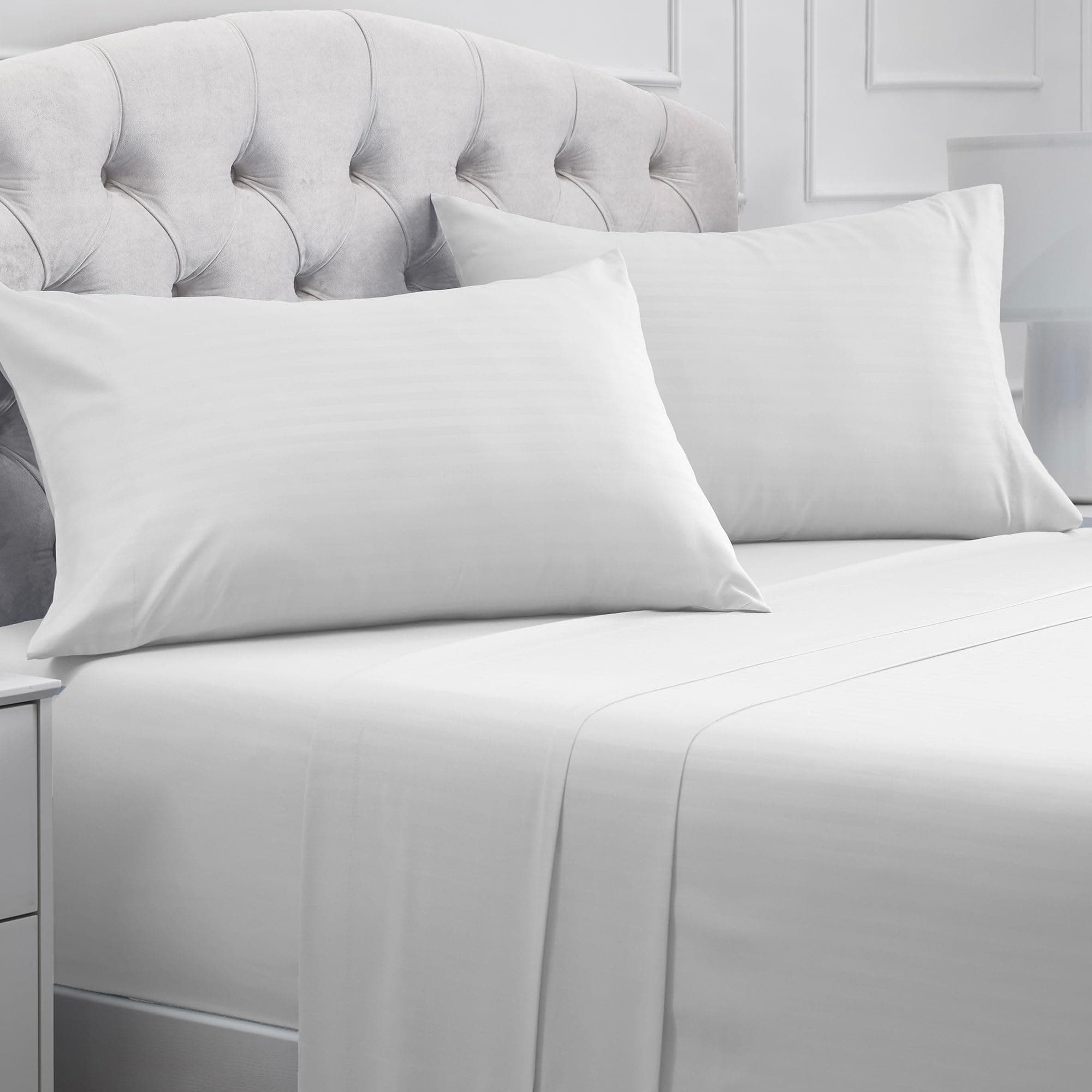 Mellanni Queen Sheets Set - 4 PC Iconic Collection Bedding - Hotel Luxury, Extra Soft, Cooling Bed Sheets - Wrinkle, Fade, Stain Resistant (Queen, Striped White)