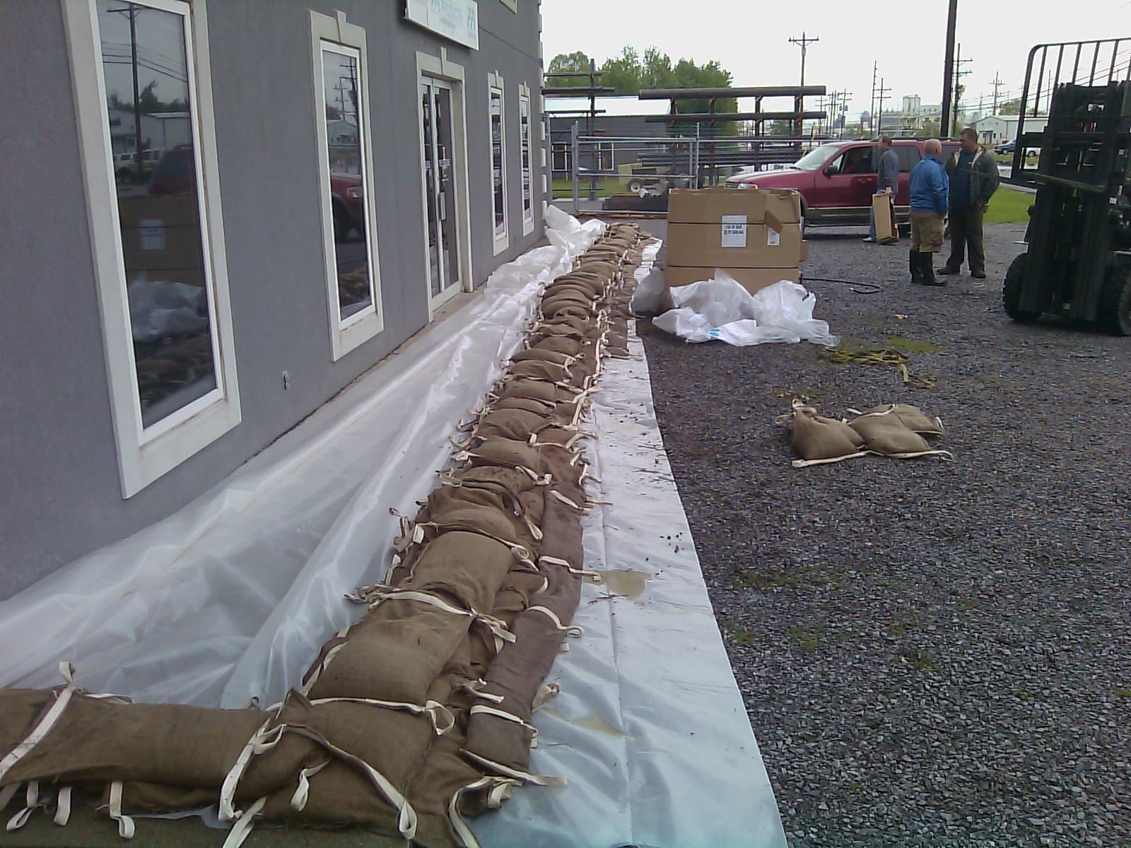 Floodbloc Combo Pack 6 24" x 14" PLUS 2 Eight Foot x 7.5" Snake Bag Total 8 PACK