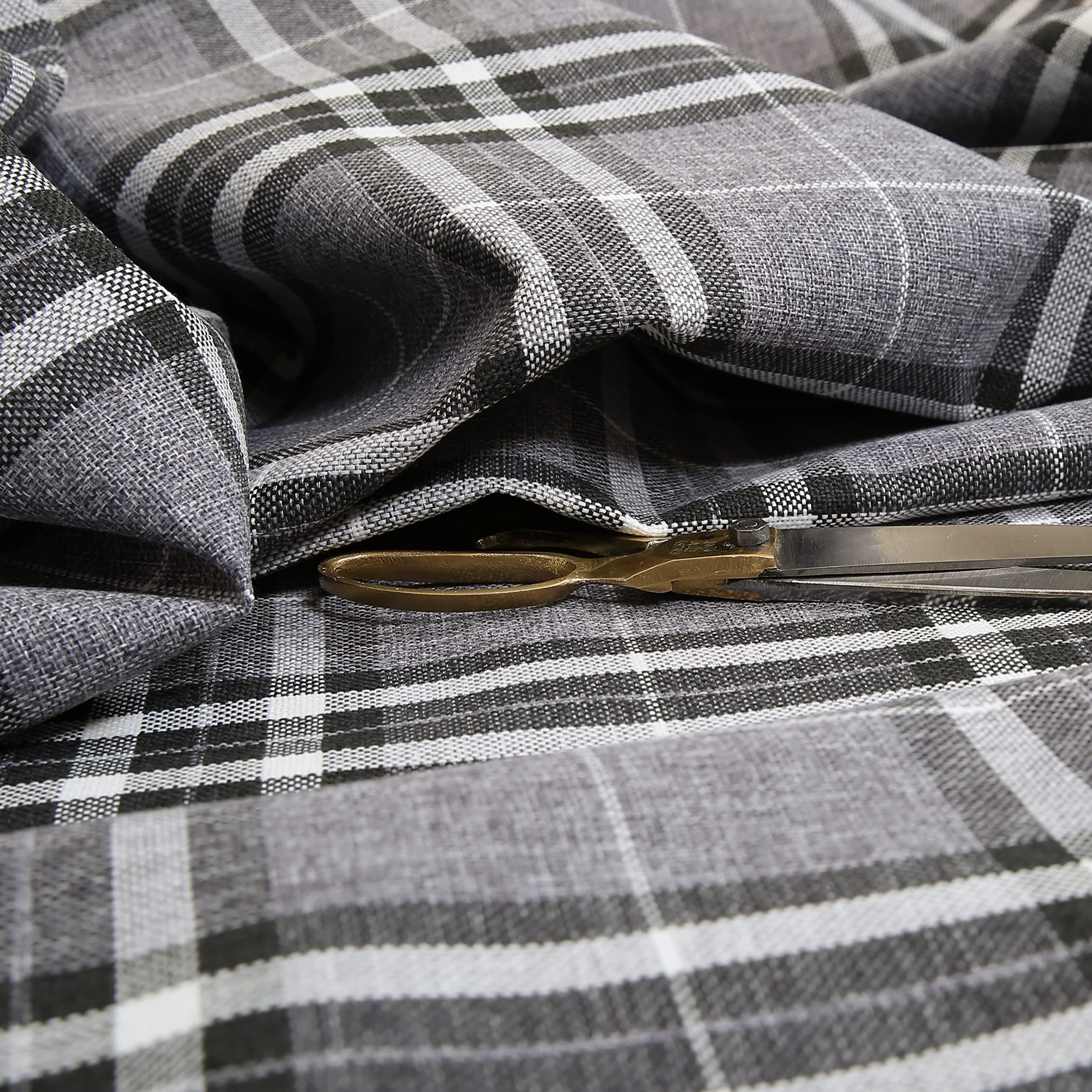 Scottish Tartan Checked Quality Hard Wearing Plaid Chenille Upholstery Fabric by the Metre, Light Grey, 135cm Width, 135cm Width (Per Metre)