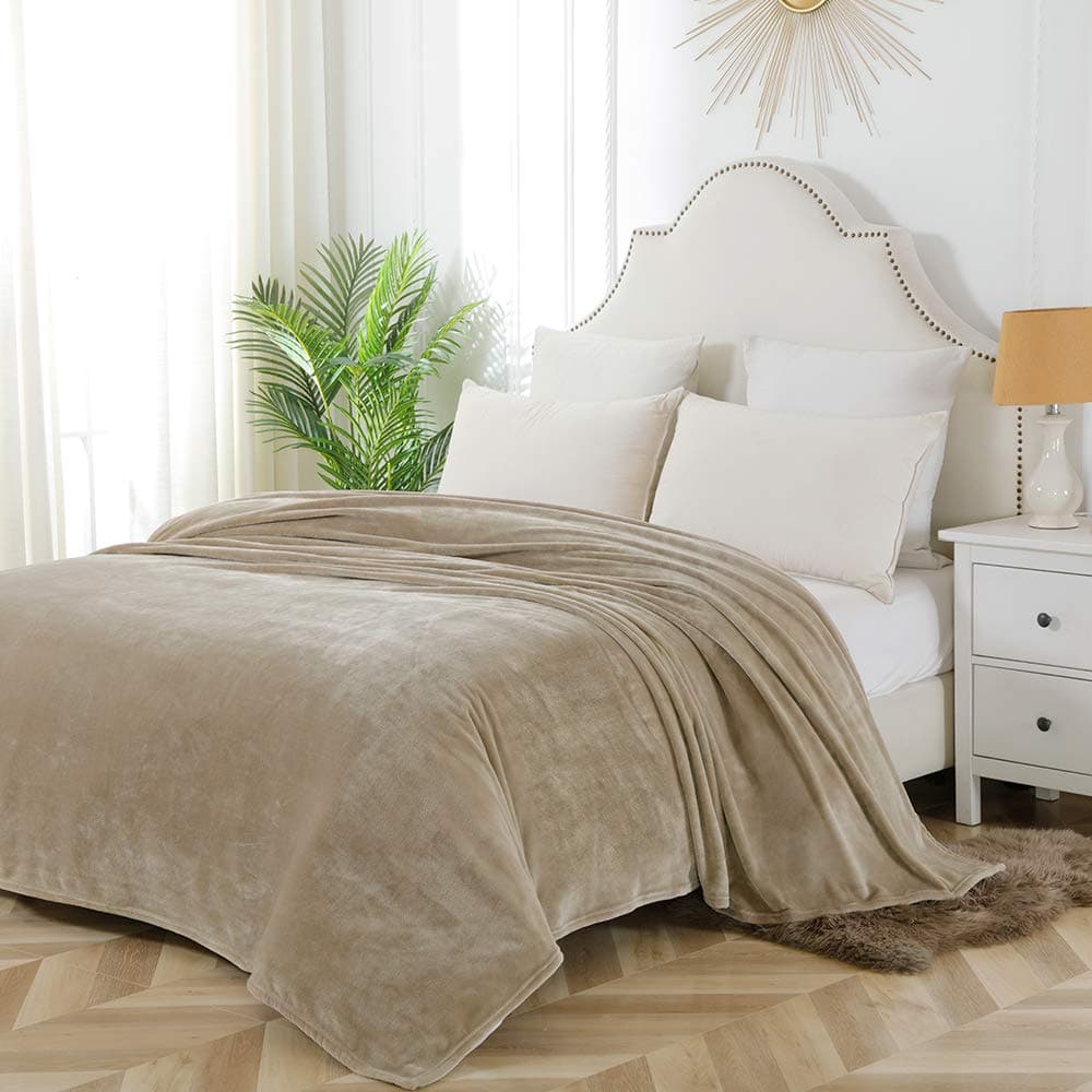 Flannel blanket Lightweight Cozy Plush Microfiber Solid fleece Blanket,King size 108 * 90 Inch, Beige