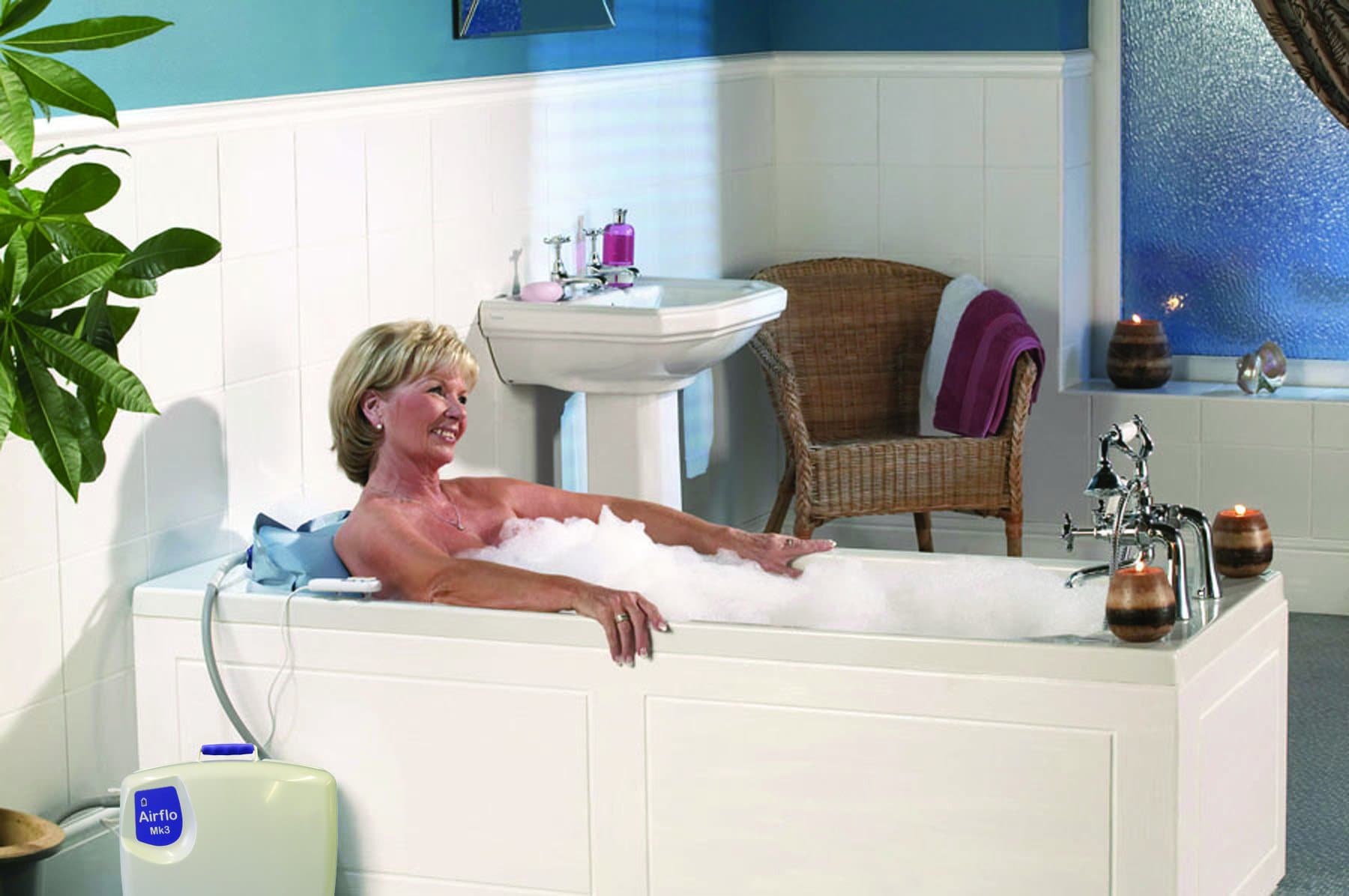 Mangar Inflatable Bath Lift Bathing Cushion With Airflo Compressor