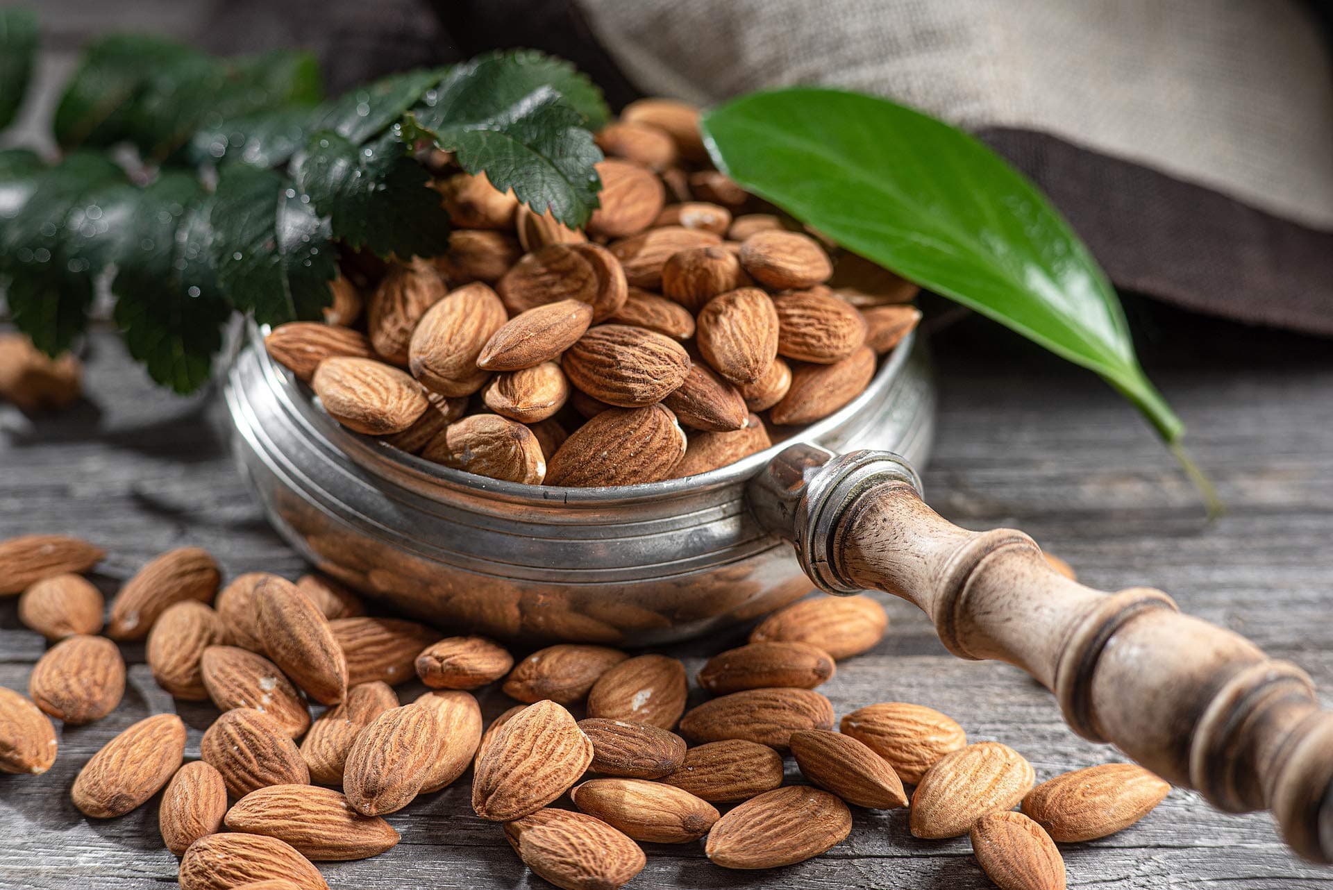 Premium Almonds Whole, Raw, Natural (700gr)