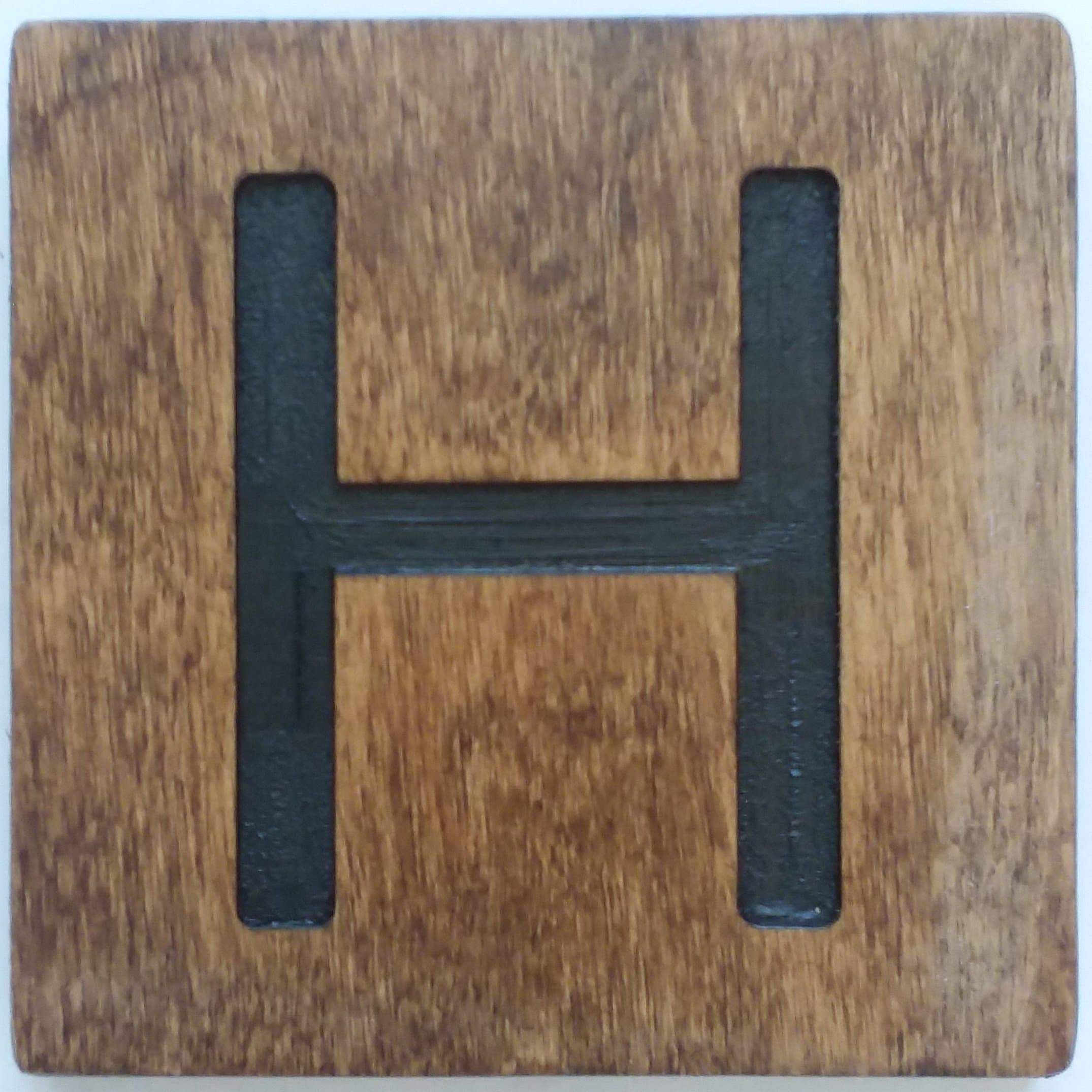 Large Crossword Letter Tile (H, 5 X 5 Medium)